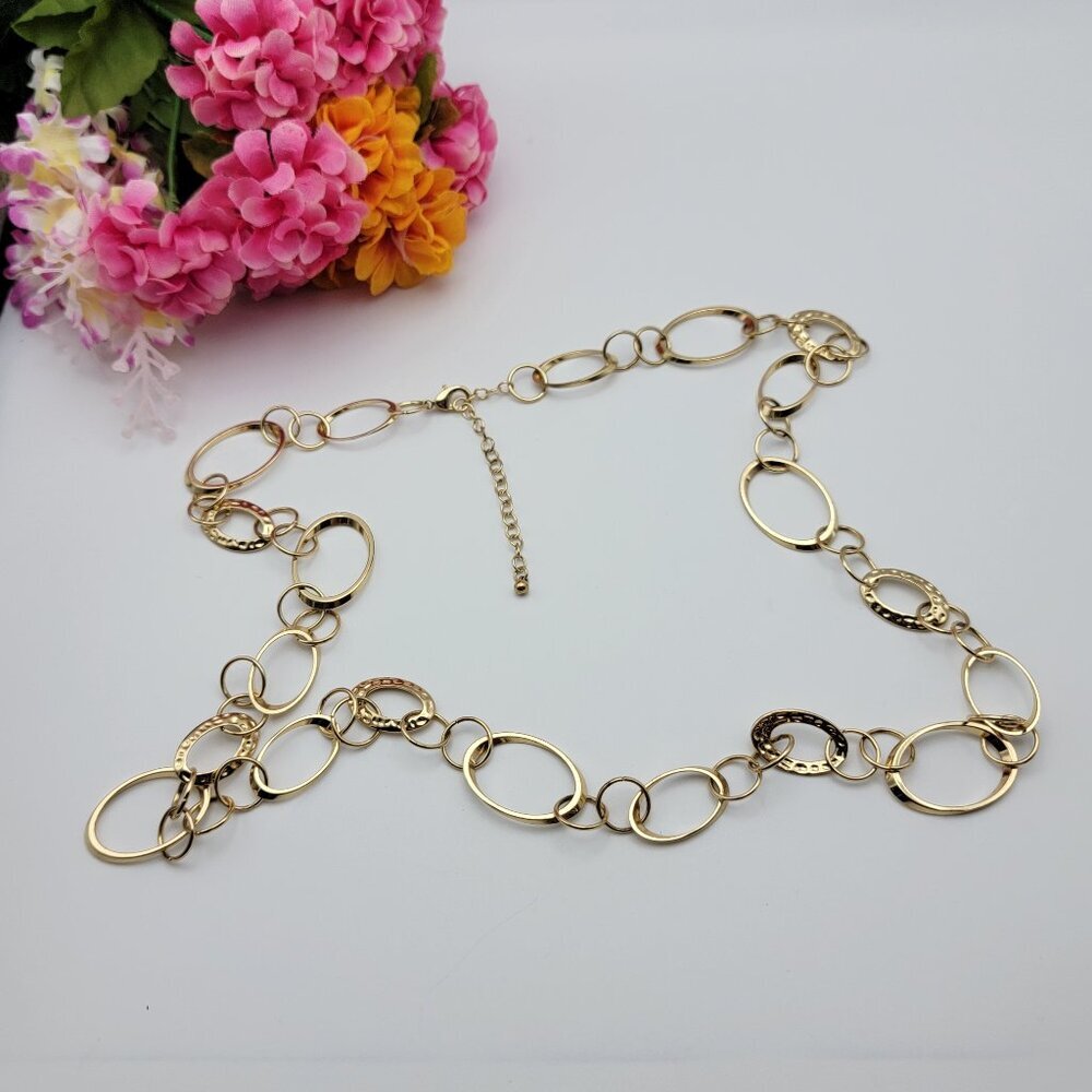 Modernist Gold Tone Hammered And Smooth Oval Link Necklace 37 Inch Adjustable